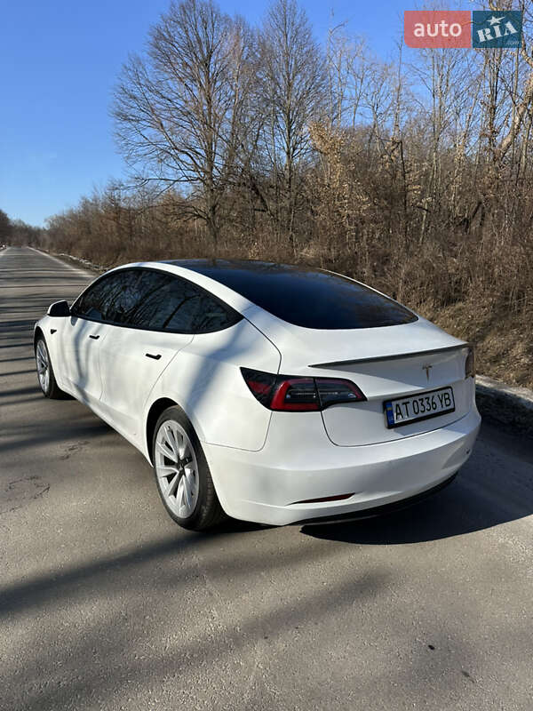Седан Tesla Model 3 2022 в Ивано-Франковске