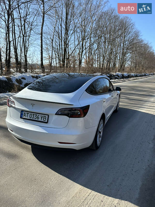 Седан Tesla Model 3 2022 в Ивано-Франковске