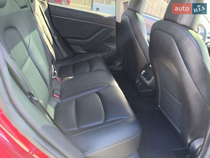 Седан Tesla Model 3 2019 в Запоріжжі