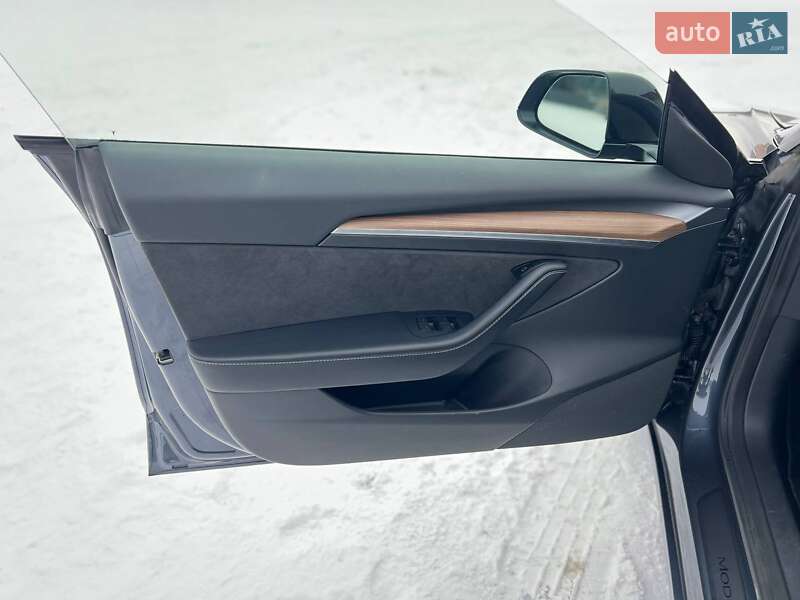 Седан Tesla Model 3 2022 в Києві