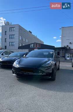 Седан Tesla Model 3 2022 в Киеве