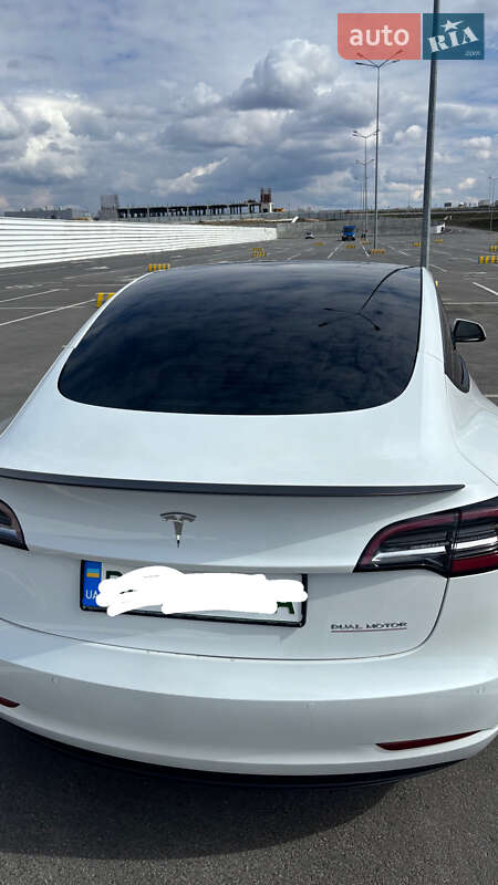 Седан Tesla Model 3 2021 в Тернополе