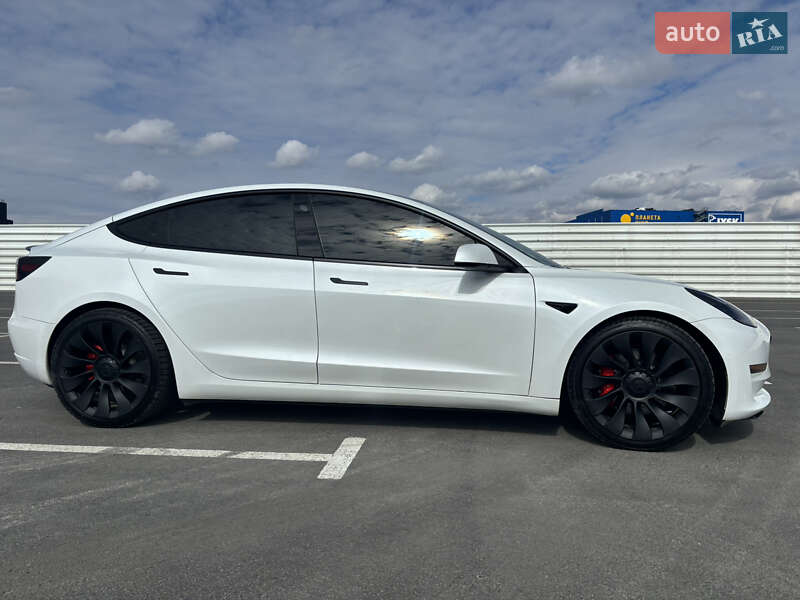 Седан Tesla Model 3 2021 в Тернополе