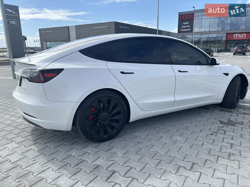 Седан Tesla Model 3 2021 в Тернополе