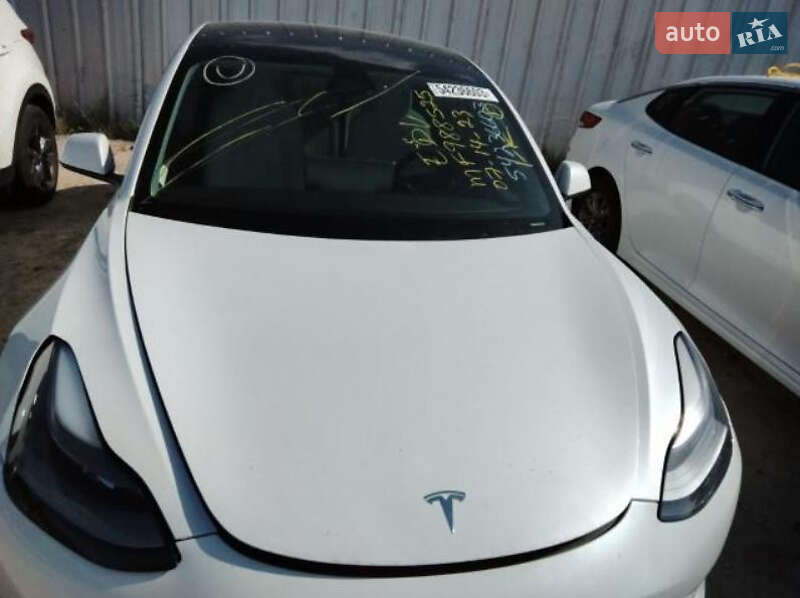 Седан Tesla Model 3 2021 в Тернополе