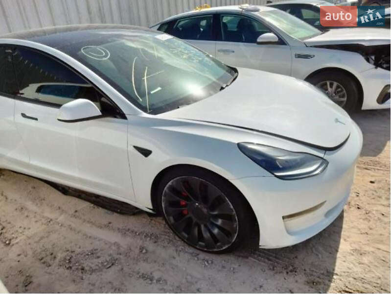 Седан Tesla Model 3 2021 в Тернополе