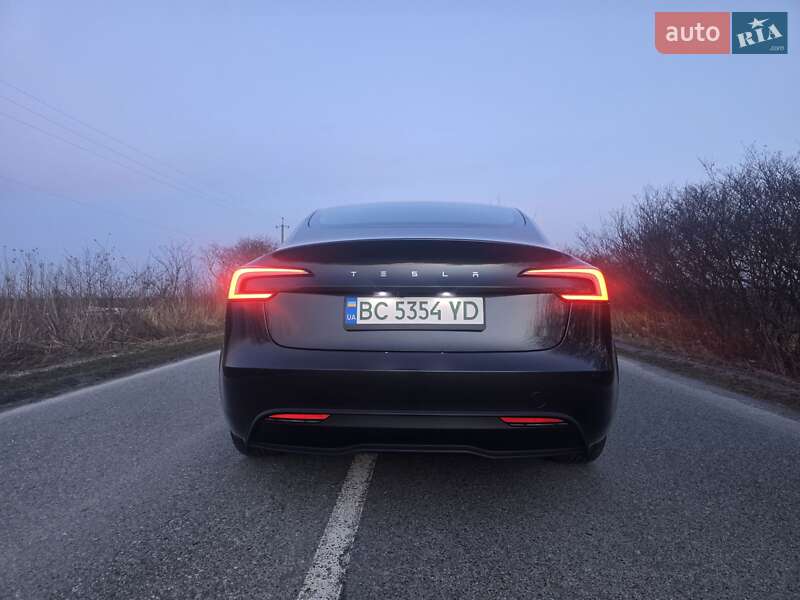 Седан Tesla Model 3 2025 в Львові фото 34 Седан Tesla Model 3 2025 в Львові
