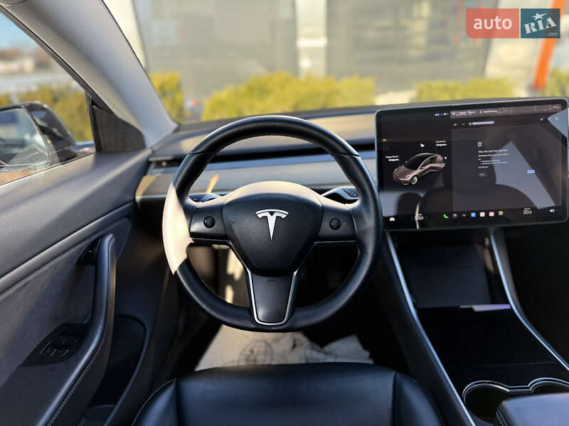 Седан Tesla Model 3 2019 в Харкові