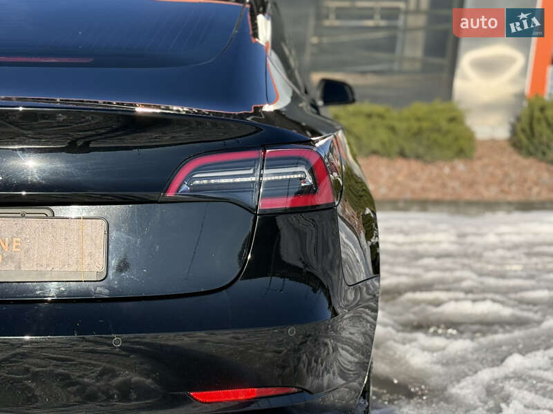Седан Tesla Model 3 2019 в Харкові