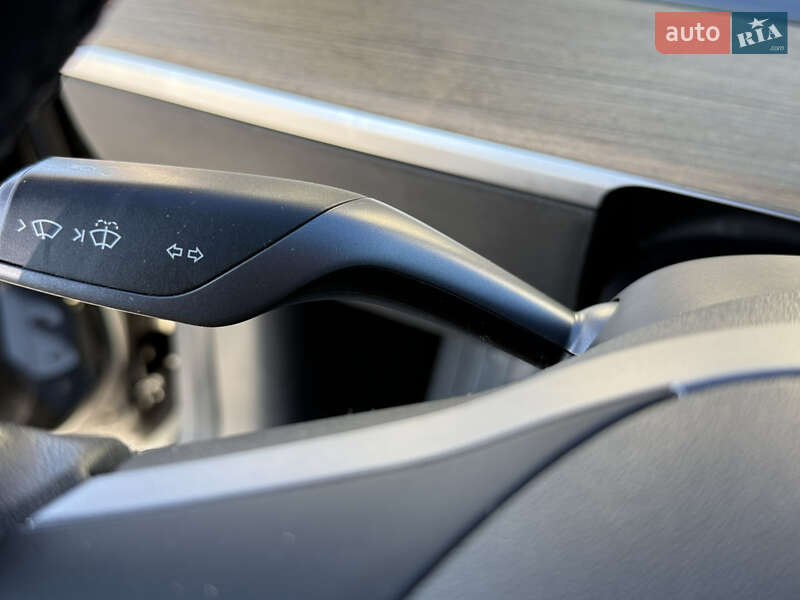 Седан Tesla Model 3 2019 в Харкові