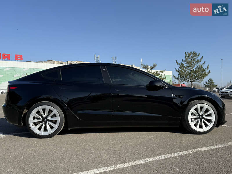 Седан Tesla Model 3 2021 в Николаеве