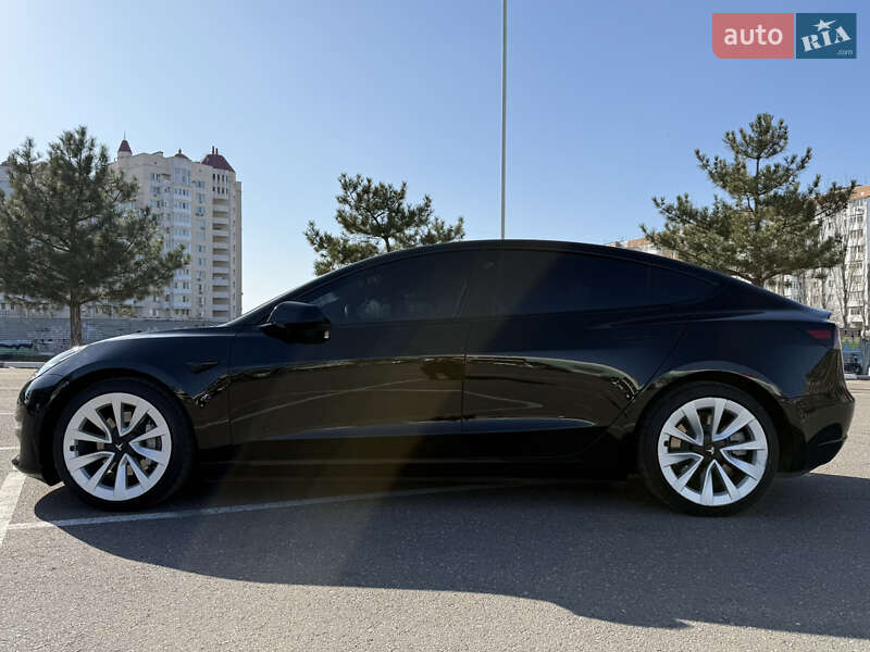 Седан Tesla Model 3 2021 в Николаеве