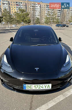 Седан Tesla Model 3 2021 в Николаеве