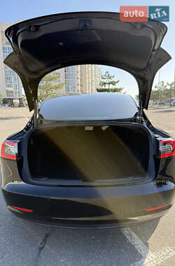Седан Tesla Model 3 2021 в Николаеве