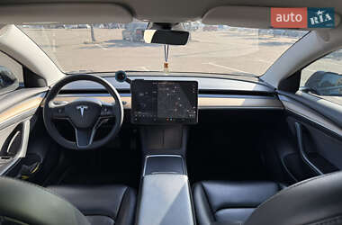 Седан Tesla Model 3 2021 в Николаеве