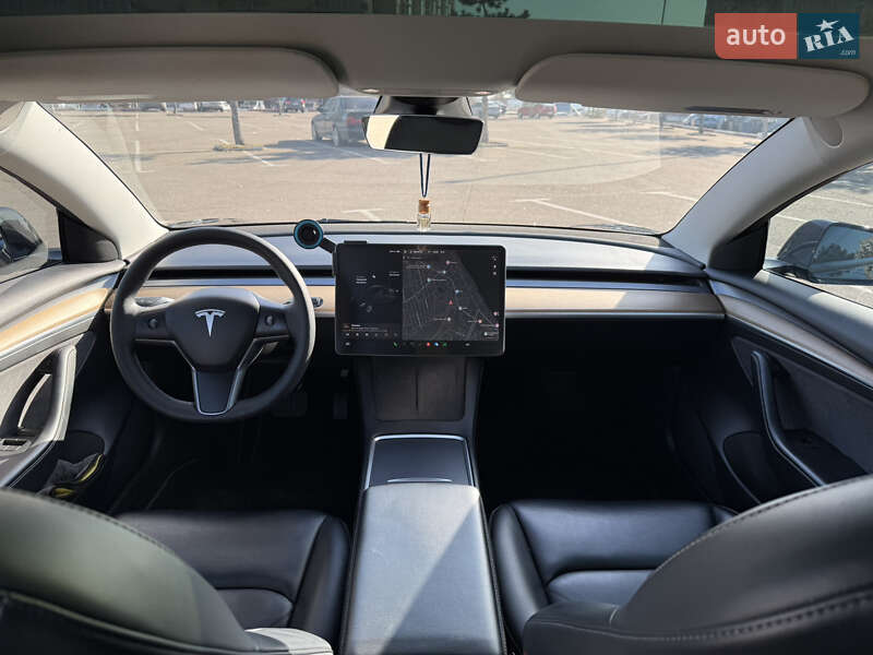 Седан Tesla Model 3 2021 в Николаеве