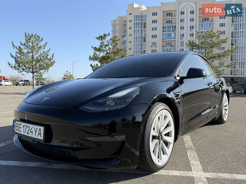 Седан Tesla Model 3 2021 в Николаеве