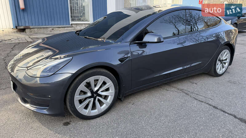 Седан Tesla Model 3 2022 в Запоріжжі
