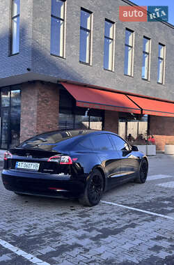 Седан Tesla Model 3 2021 в Ивано-Франковске