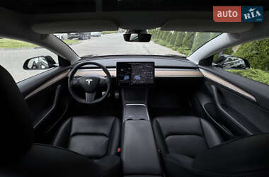 Седан Tesla Model 3 2021 в Львове
