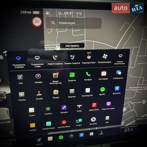 Седан Tesla Model 3 2021 в Львове