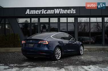 Седан Tesla Model 3 2018 в Черновцах
