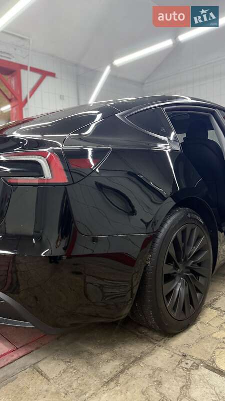 Седан Tesla Model 3 2025 в Киеве