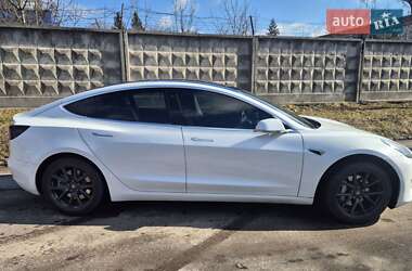 Седан Tesla Model 3 2018 в Львове
