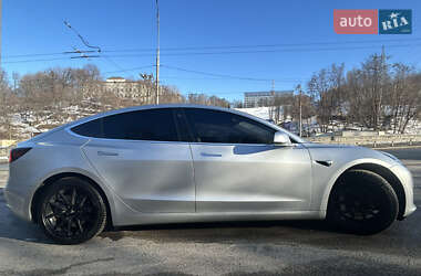 Седан Tesla Model 3 2018 в Киеве