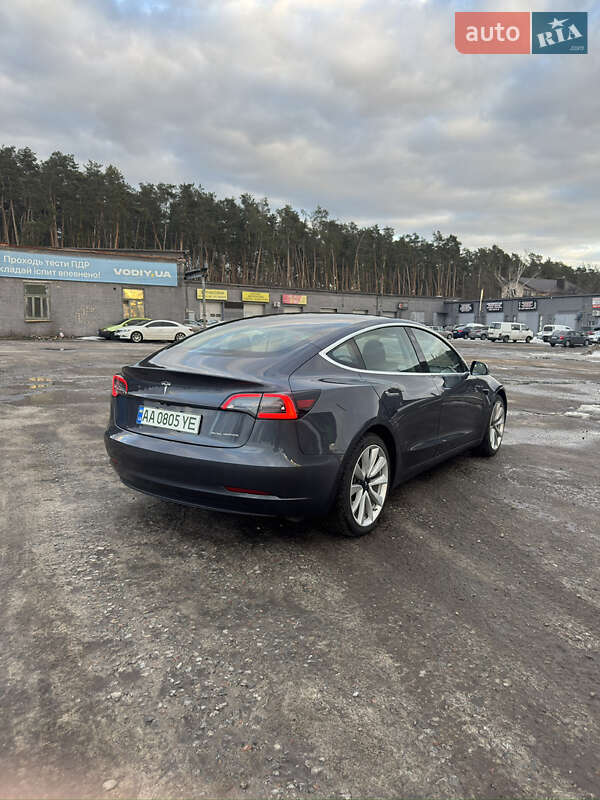 Седан Tesla Model 3 2020 в Киеве