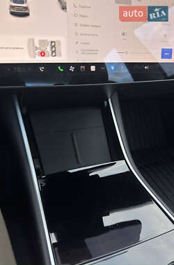 Седан Tesla Model 3 2020 в Киеве