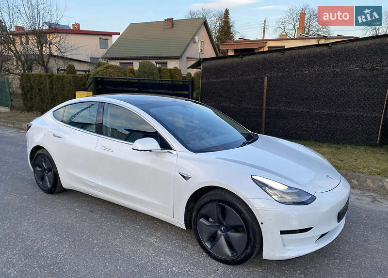 Седан Tesla Model 3 2018 в Рівному