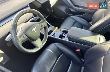 Седан Tesla Model 3 2018 в Ровно