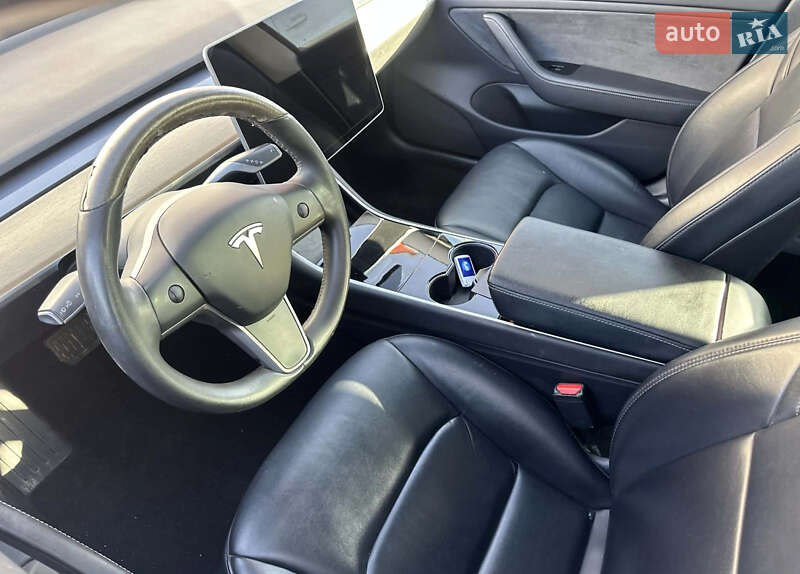 Седан Tesla Model 3 2018 в Рівному