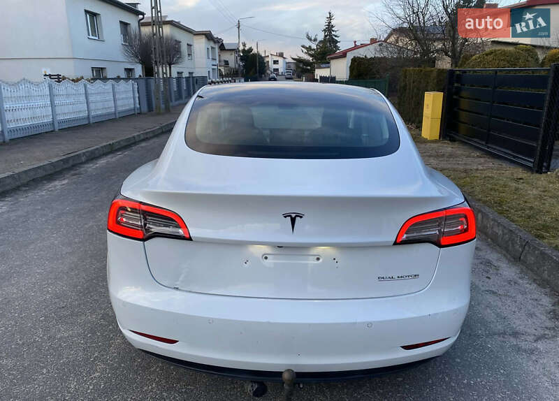 Седан Tesla Model 3 2018 в Рівному