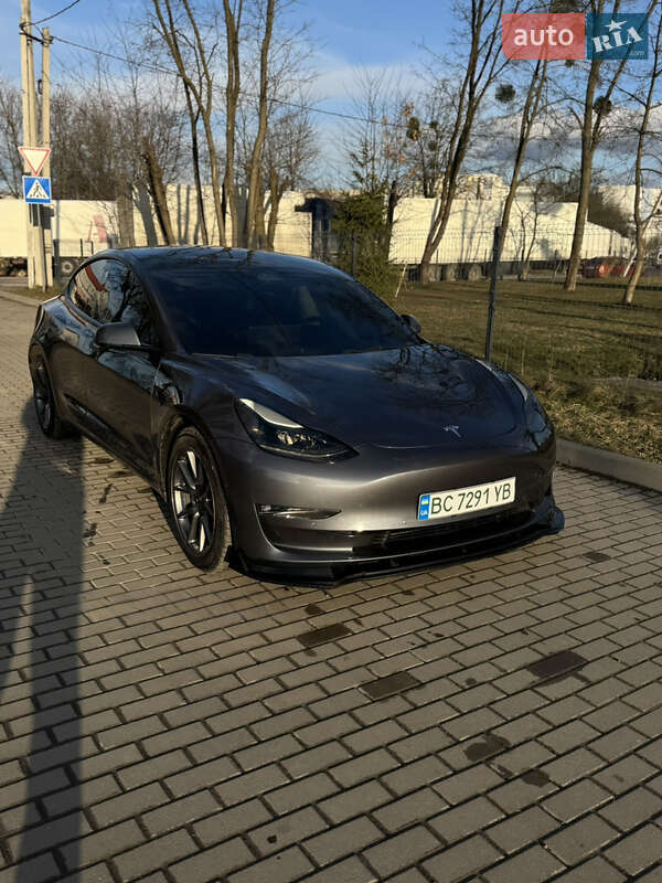 Tesla Model 3 2022