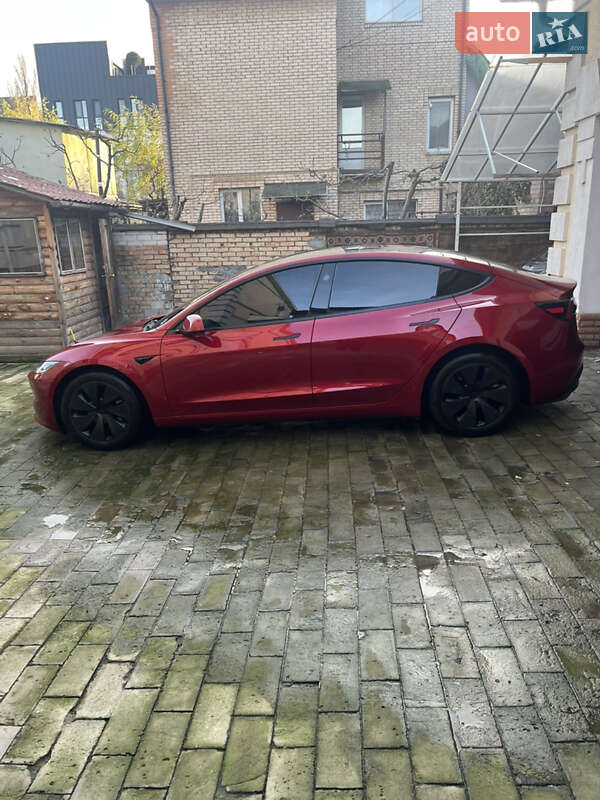 Седан Tesla Model 3 2024 в Киеве