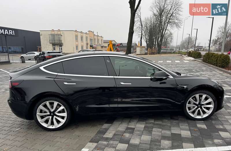Седан Tesla Model 3 2019 в Виннице