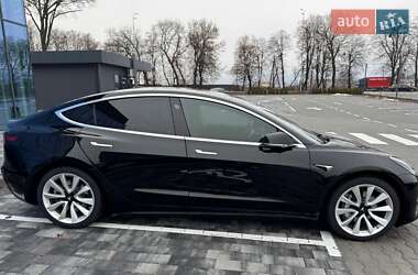 Седан Tesla Model 3 2019 в Виннице