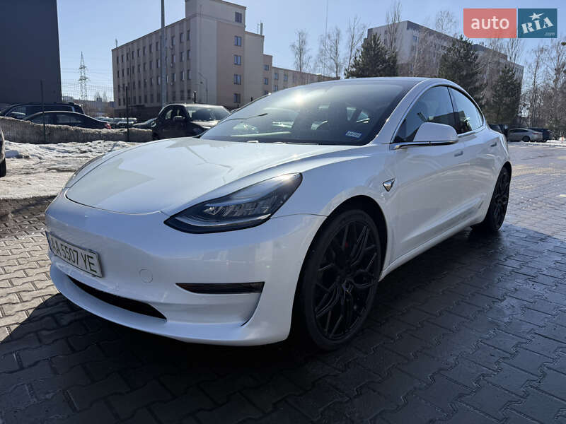 Седан Tesla Model 3 2020 в Киеве фото 4 Седан Tesla Model 3 2020 в Киеве