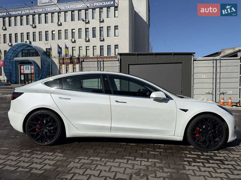 Седан Tesla Model 3 2020 в Киеве фото 10 Седан Tesla Model 3 2020 в Киеве