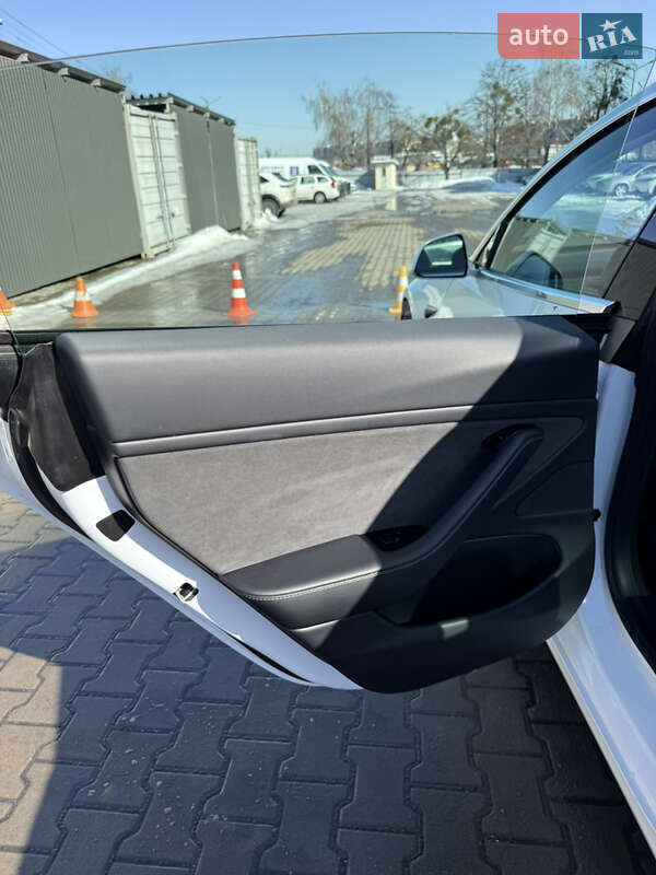 Седан Tesla Model 3 2020 в Киеве фото 34 Седан Tesla Model 3 2020 в Киеве