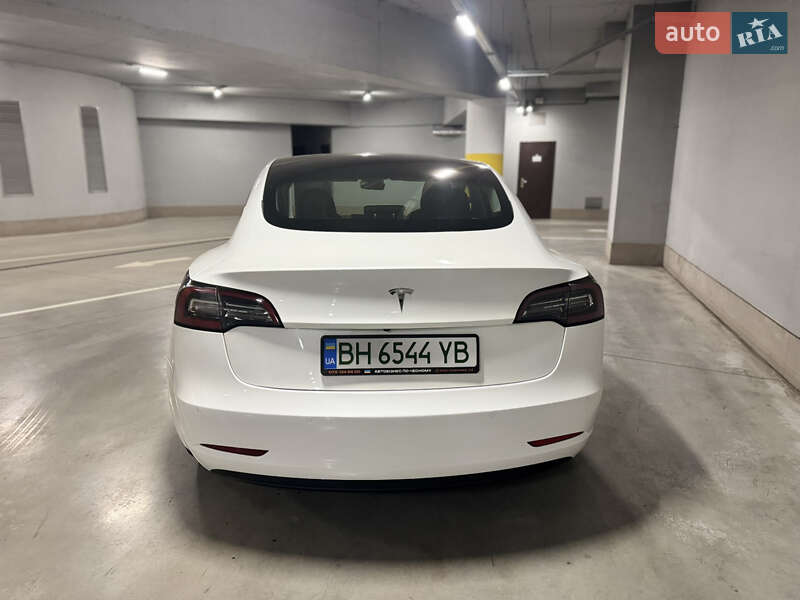 Седан Tesla Model 3 2020 в Одесі