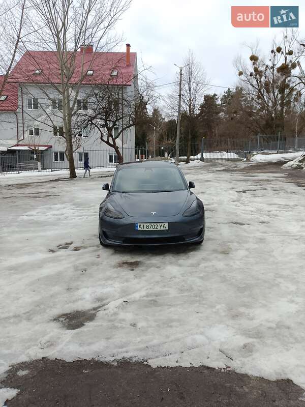 Седан Tesla Model 3 2022 в Вышгороде