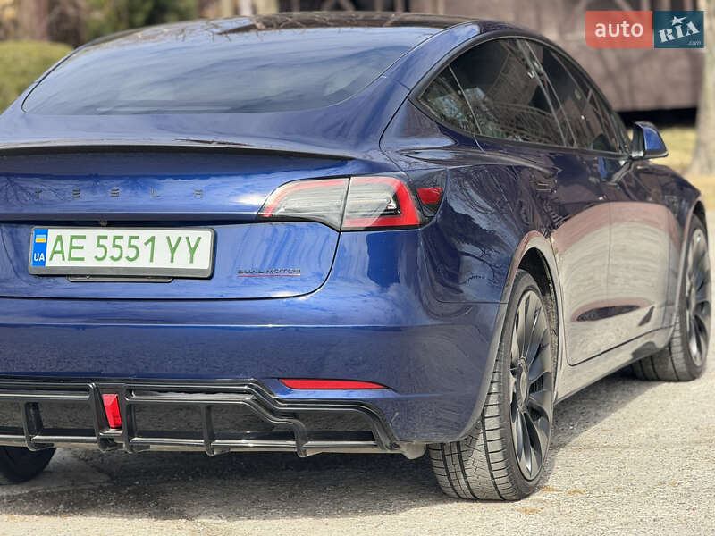 Седан Tesla Model 3 2023 в Дніпрі