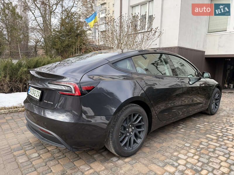 Седан Tesla Model 3 2024 в Кропивницком