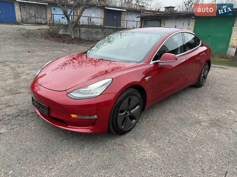 Седан Tesla Model 3 2018 в Киеве