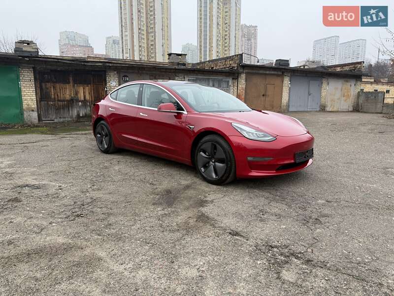 Седан Tesla Model 3 2018 в Киеве