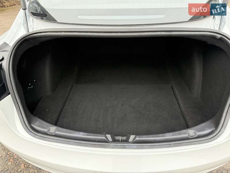 Седан Tesla Model 3 2018 в Киеве фото 15 Седан Tesla Model 3 2018 в Киеве
