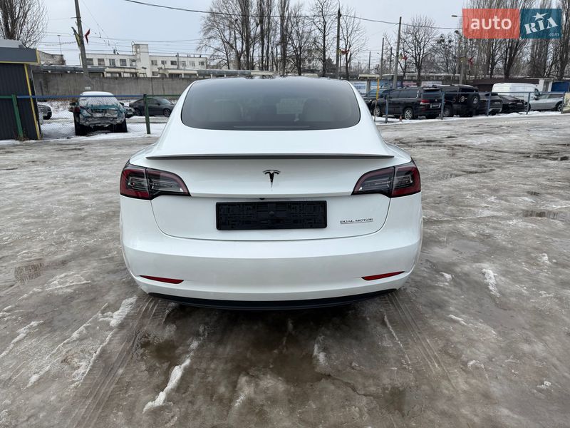 Седан Tesla Model 3 2023 в Киеве фото 18 Седан Tesla Model 3 2023 в Киеве